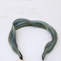 Nouvel arrivage Accessoires de cheveux coréens pour femmes bandeau en perles d'eau douce et de soie dorée pour filles ou femmes