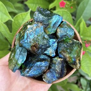 Nouvel Arrivage Pierre Brute Naturelle de Labradorite Bleue Étincelante pour Décoration Spirituelle - Product Image 3