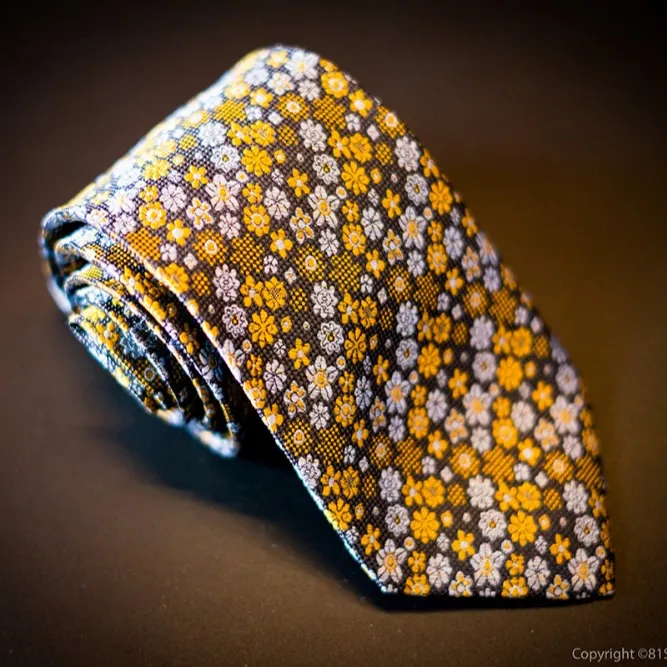 Best-selling tie for men, with unique motifs designed by Hanh Silk Vietnam