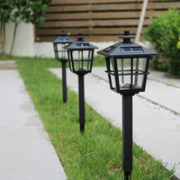 Impermeable IP65 LED Halloween Navidad Jardín Linternas Paisaje Camino Parpadeo Llama Solar Antorcha Luces