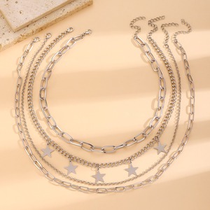 Gargantilla de moda diaria para mujer, abalorio de corazón de estrella delicada, cadena de Metal dorado multicapa, forma de <span class=keywords><strong>luna</strong></span> de acero inoxidable apilable - Product Image 5