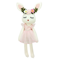 Vente en gros Lapin de Pâques Peluche Crochet Animaux en peluche Changealbe Tricoté à la main Bébé Playmate Lapin avec fleur Robe Poupée