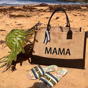 Borsa da spiaggia in paglia di iuta con grande viaggio impermeabile da donna iniziale personalizzata - Product Image 3