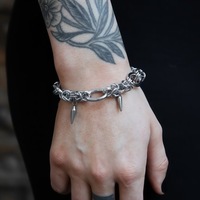Bracelet Gothique Hiphop en Acier Inoxydable avec Chaîne et Rivets – Accessoire Cool et Tendance pour un Style Punk Urbain Rock Avancé – Nouveauté Très Demandée