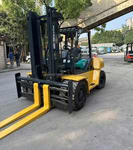 Montacargas Diésel Komatsu FD100 Usado, Capacidad de 10 Toneladas, Neumáticos Sólidos, Altura de Horquilla de 3 m, Mástil de Tres Etapas, Todoterreno, Excelente Rendimiento - Product Image 2