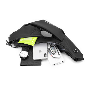 Bolso Cruzado Minimalista de Nylon Impermeable para Hombre, Sin Cierre, para Todas las Estaciones, Tendencia Transfronteriza, Combinación Diaria - Product Image 6