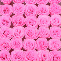 Têtes de fleurs en poudre or rose cristalline, accents de rose scintillants, bouquet fait main Blue Enchantress pour la Saint-Valentin 2026