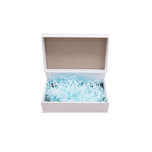 Caja de papel de embalaje de botella cosmética con cierre magnético OEM superventas con inserto - Product Image 1