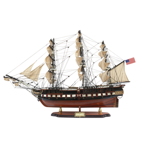Maqueta de la USS Constitution de GIA NHIEN (detalle pintado) - Barco de Vela Histórico para Decoración de Hogar/Oficina y Regalos Corporativos - Product Image 1