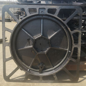 VUÔNG bên ngoài và tròn bên trong nắp hố ga sắt dễ uốn nắp hố ga không khí lỗ đen sơn bitum en124 D400 gang - Product Image 6