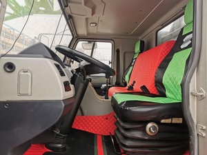 Camion grue Zoomlion d'occasion de 80 tonnes, grue mobile tout-terrain avec une grande hauteur de levage, une pompe fiable et un système d'engrenages robuste - Product Image 6