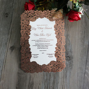 Cartes d'invitations de <span class=keywords><strong>mariage</strong></span> élégantes en or rose avec fleur découpée au laser avec enveloppe de poche en velours - Product Image 6