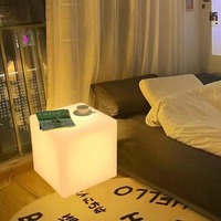 Taburete LED Cúbico Rotomoldeado de PE con Logotipo Personalizado, Luz RGB Recargable con Control Remoto, Asiento para Exteriores, Lámpara Cúbica que Cambia de Color