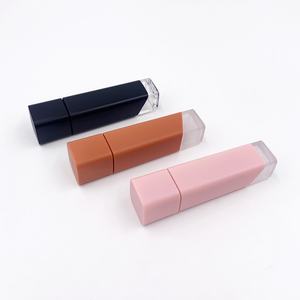 Tubo de Brillo Labial Cuadrado Transparente Personalizado con Etiqueta Privada, Tubo de Lápiz Labial Cosmético de Plástico con Tapa de Rosca - Product Image 4