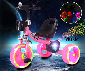 Tricycle en plastique à 3 roues de qualité supérieure, écologique, confortable pour les enfants de 2 à 7 ans, avec lumière et musique - Product Image 2