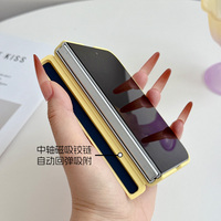 Coque de téléphone pliable en silicone Liquid Wave pour iPhone Duo, protection de l'appareil photo avec charnière magnétique, toucher doux et soyeux, couverture rabattable multicolores