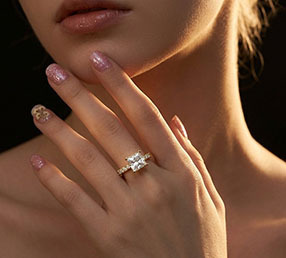 Anillo de compromiso y boda de plata de ley S925 con moissanita de corte princesa y pavé lateral para mujer, joyería diaria - Product Image 5