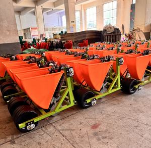 Ein Einachsschlepper mit Knoblauchpflanzmaschine ist ein großartiger Helfer für die Pflanzung auf kleinen Flächen. - Product Image 4