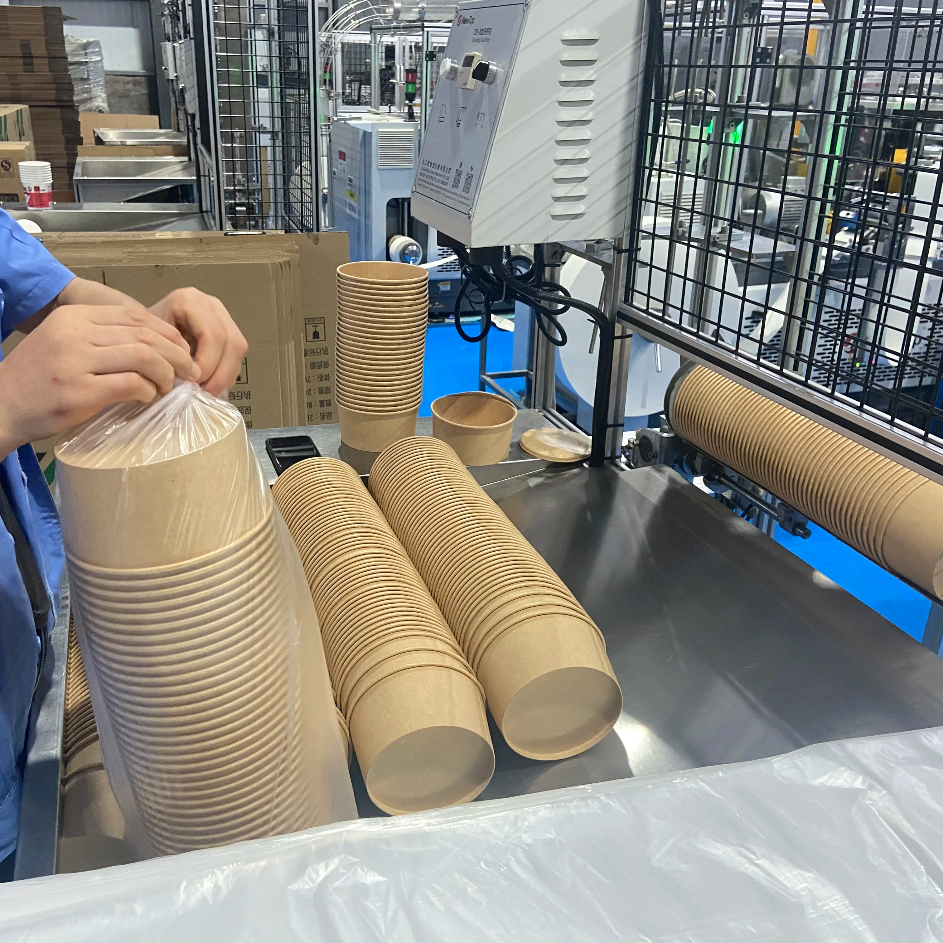 Factory Supply Disposable Salad Food Packing Containers Kraft Paper Plates & Bowls