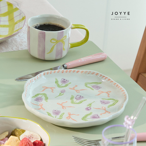 JOYYE Vajilla Pintada a Mano de Tulipanes Púrpuras DE LA Elegancia de Ensueño con Formas Orgánicas Plato de Flores Taza Tazón Vajilla - Product Image 1