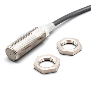 Sensor de proximidad M18 E2E-X10ME1-Z-2M, interruptor de detección de metal E2E de dos cables, NPN normalmente abierto, PNP normalmente cerrado, tres cables - Product Image 1