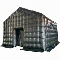 Tente de discothèque gonflable noire commerciale avec éclairage LED, tente de fête gonflable en forme de cube avec souffleur d'air pour la location d'événements