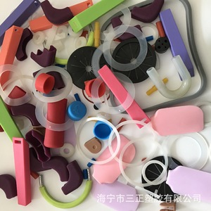 Tres piezas de silicona personalizadas, sellos de goma de varias formas y tamaños para uso industrial - Product Image 2