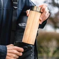 Double paroi écologique Couvercle en bambou de meilleure qualité Bouteille d'eau isolée sous vide Flacons Infuseur de thé Tasse en acier inoxydable