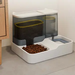 Mangime automatico per animali domestici e distributore d'acqua per cani e gatti