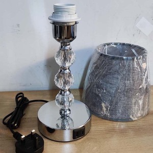 Lámpara de Mesa de Cristal de Lujo Exclusiva Transfronteriza con Pantalla de Tela Cónica para Dormitorio, Control Táctil y Carga USB - Product Image 5