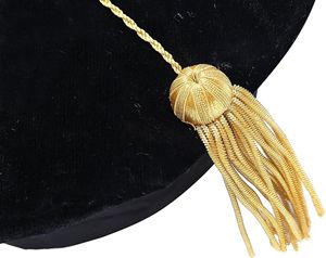Cappello da Dottore in Velluto di Lusso Personalizzato, 8 Pannelli, in Poliestere, con Nappa Dorata, Unisex, per Studenti Universitari - Vendita all'Ingrosso - Product Image 2