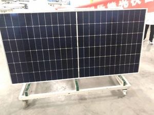 Yangtze Envío Gratuito <span class=keywords><strong>Paneles</strong></span> <span class=keywords><strong>Solares</strong></span> de 36 Voltios de Alta Calidad para el Hogar 620w 630w 650w - Product Image 4