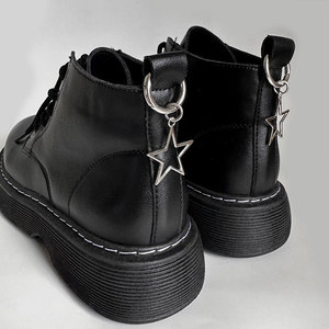 Venta al por mayor de metal recorte estrella de cinco puntas <span class=keywords><strong>Martin</strong></span> botas zapato hebilla Dulce Estrella fresca Cruz amor colgante zapatos accesorios colgantes - Product Image 2