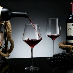 Nouveau <span class=keywords><strong>verre</strong></span> <span class=keywords><strong>à</strong></span> vin en <span class=keywords><strong>verre</strong></span> <span class=keywords><strong>à</strong></span> <span class=keywords><strong>pied</strong></span> haut de style européen, tasse en <span class=keywords><strong>verre</strong></span> haut de gamme de restaurant d'hôtel, <span class=keywords><strong>verre</strong></span> <span class=keywords><strong>à</strong></span> vin logo personnalisable - Product Image 2