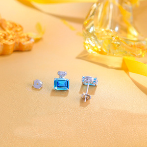 Boucles d'oreilles clous en argent S925 <span class=keywords><strong>de</strong></span> qualité supérieure avec zircon bleu ciel éclatant taille émeraude pour <span class=keywords><strong>femme</strong></span>, cadeau d'anniversaire, bijoux - Product Image 2