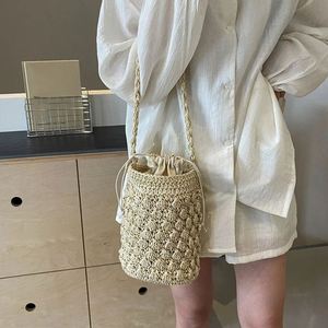 Bolso <span class=keywords><strong>Bombonera</strong></span> de Satén Tejido Tipo Cesta de Paja Grande para Damas, Conjuntos de Moda de Bolsos y Sombreros, Pequeño Cuadrado de Felpa - Product Image 3