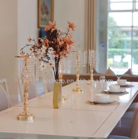 Centres de table de mariage modernes de haute qualité en or avec fleurs, vase en métal et cristaux pour décorations de table