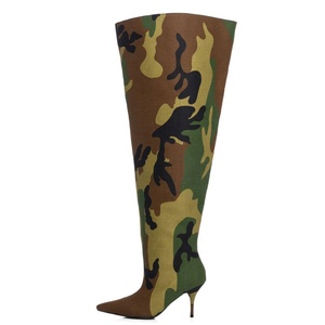Botas Altas de Mezclilla Ligera Súper Anchas para Mujer, con Punta Puntiaguda, Estilo Stiletto, Camuflaje, Tacón Alto - Product Image 3