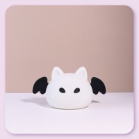 Lampes de nuit en forme de chauve-souris les plus vendues et populaires, en caoutchouc naturel doux et mignon, suspendables, fabriquées en Chine, disponibles en gros