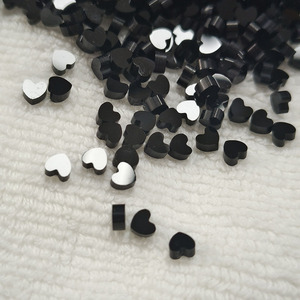 Piedra preciosa de ágata negra natural en forma de corazón, ónix negro, cuentas sueltas de 6x2 mm para la fabricación de collares y colgantes. - Product Image 1