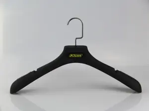 Black Rubber Coated Plastic Coat Hanger Jacket Hanger For Men Clothes