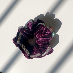 Vente en gros de grande qualité paillettes strass grande taille accessoires pour cheveux chouchous en velours noir avec cristal pour filles - Product Image 3