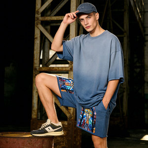 Pantaloncini Vintage <span class=keywords><strong>con</strong></span> Colore Sfumato, Lavaggio Enzimatico, Bordi Arrotolati, Stampa DTG Personalizzata, Logo Personalizzato, Pantaloni God - Product Image 3