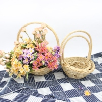 Panier à fleurs en osier, tressé, forme de plat, couleur primaire, fait à la main, créatif et décoratif