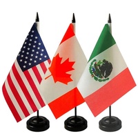 Drapeau de table miniature en polyester du Canada 2026 avec base en aluminium, impression numérique, portable et durable pour les événements polyvalents