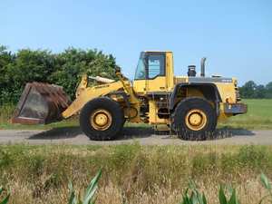 Chargeuse frontale Komatsu WA470-3 en bon état, série Wa380/Wa320, pompes hydrauliques MOOG, capacité de charge nominale de 15 tonnes, à vendre - Product Image 2