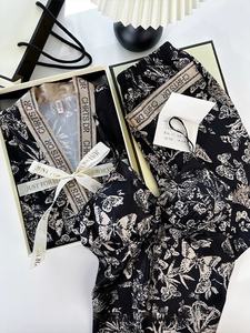 Набор из 2 предметов, Женская шелковая пижама с вышивкой - Product Image 3