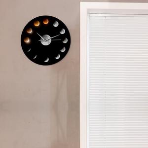 นาฬิกาแขวนผนังรูปดวงจันทร์ระบบควอตซ์แบบทันสมัยปรับแต่งได้กลไกดาราศาสตร์สำหรับการจัดวางในห้องนั่งเล่น - Product Image 5