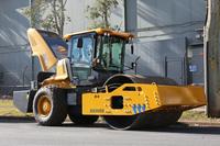 Équipement de construction routière XS205S, rouleau vibratoire à tambour unique de 20 tonnes, conçu pour les zones de construction routière étroites, en vente