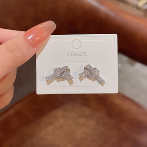 Anting Dasi Kupu-kupu Mode Korea Mewah Perhiasan Anting-Anting Berlian Giwang Indah